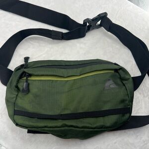 Ozark Trail Forest Green Belt Bag